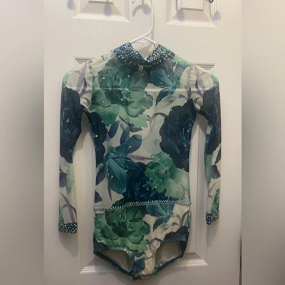 Gorgeous Competition Stoned Green & White Flowered Leo Youth Size 12